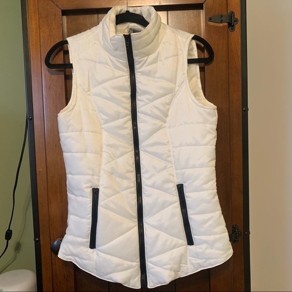 new directions Jackets & Blazers - NEW DIRECTIONS WEEKEND puffer vest- size small